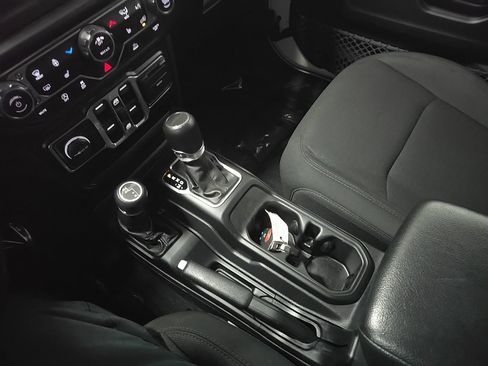 Used 2022 Jeep Gladiator Willys image 26