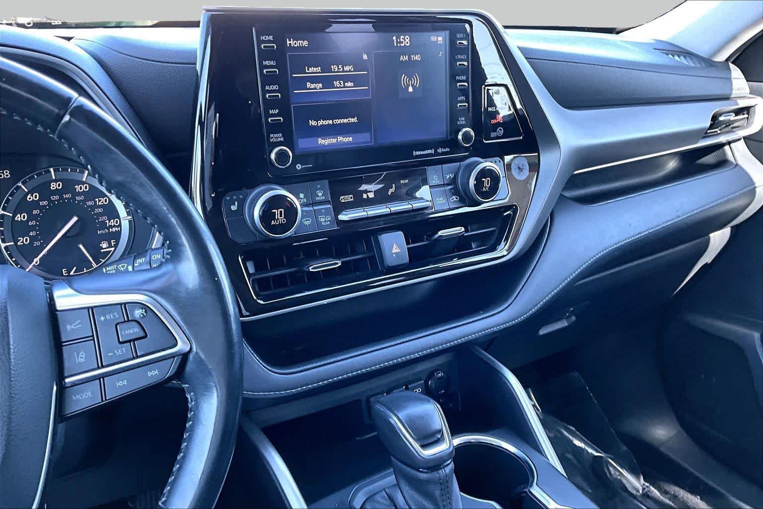 Certified 2021 Toyota Highlander XLE FWD image 6
