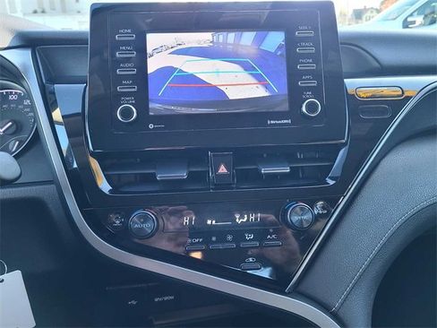 Used 2023 Toyota Camry SE image 25