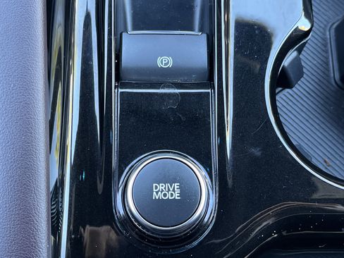 Used 2025 Ford Explorer Platinum image 8