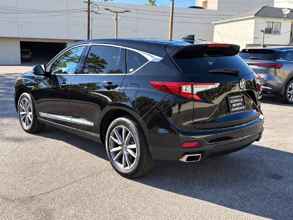 Used 2023 Acura RDX w/ Technology Package FWD image 4