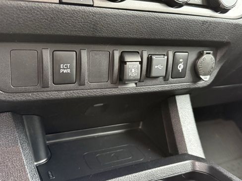 Used 2023 Toyota Tacoma TRD Sport image 28