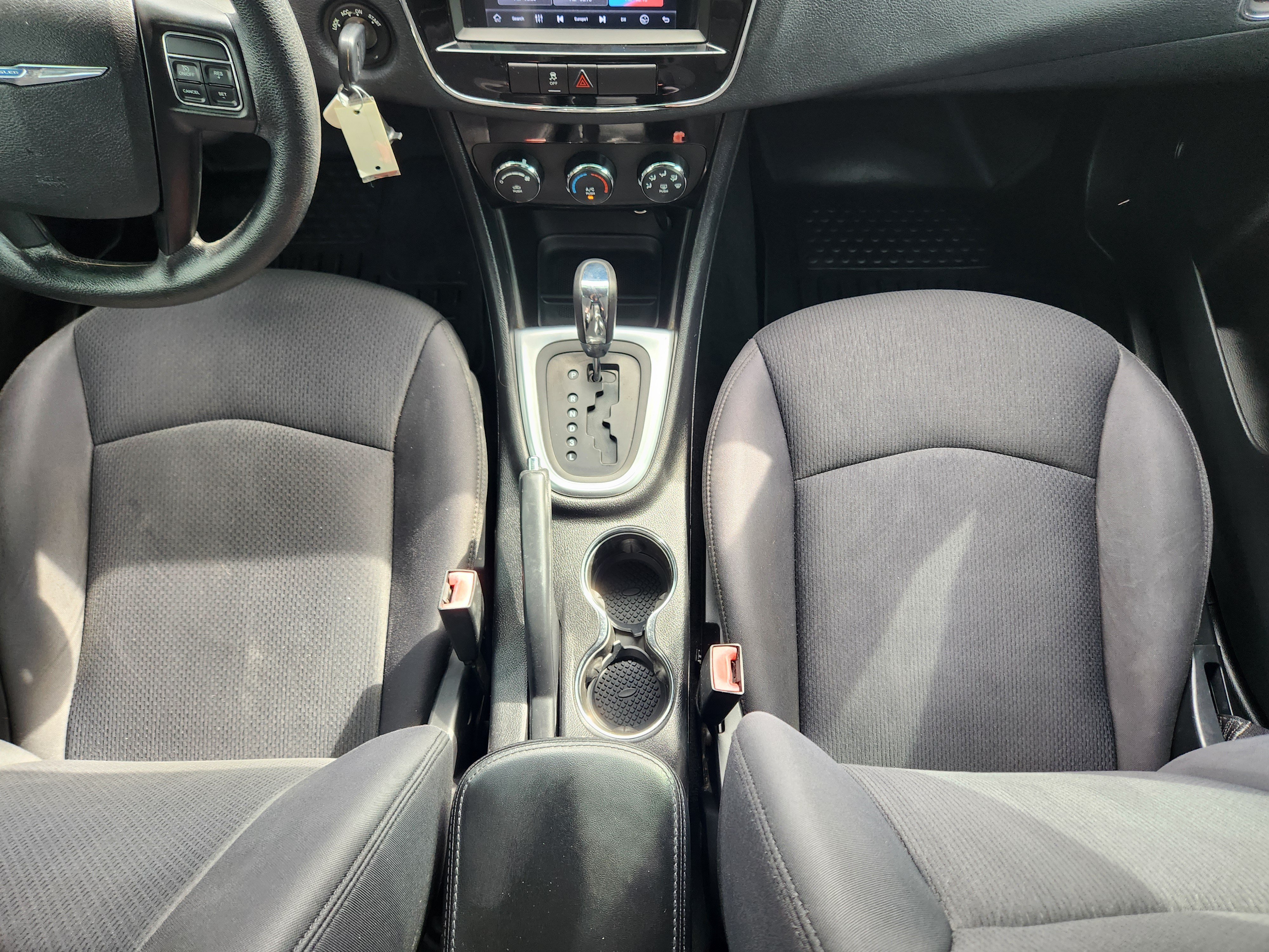 Used 2014 Chrysler 200 LX FWD image 17