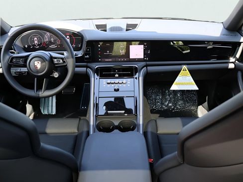 New 2025 Porsche Panamera image 19