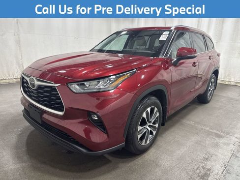 Used 2020 Toyota Highlander XLE image 1