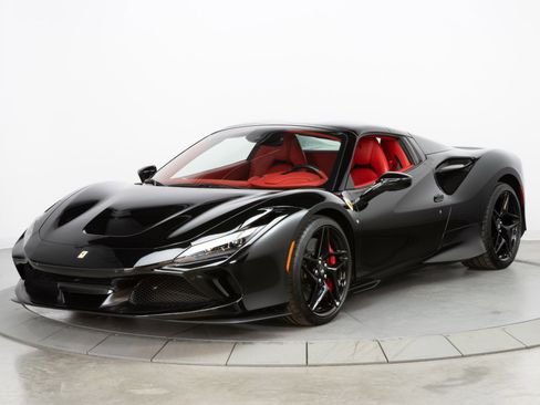 Certified 2021 Ferrari F8 Tributo image 11