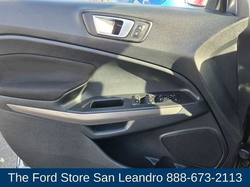 Certified 2018 Ford EcoSport SE w/ SE Convenience Package image 28