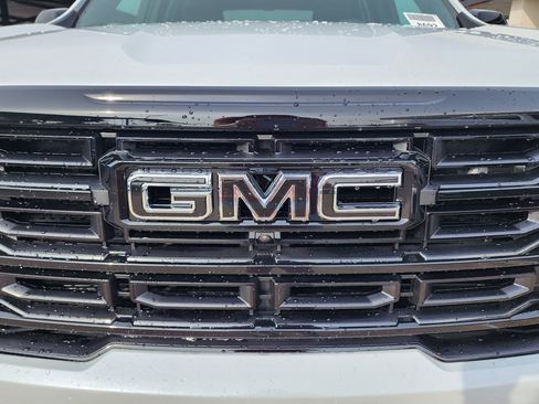 New 2026 GMC Acadia Elevation image 10