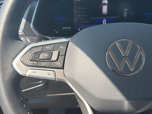 Certified 2023 Volkswagen Tiguan SE FWD image 13