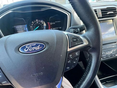 Used 2017 Ford Fusion Energi SE image 20