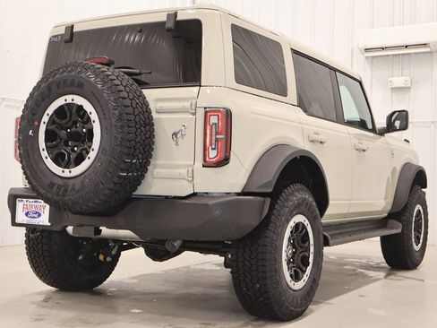 New 2025 Ford Bronco Outer Banks w/ Sasquatch Package image 8