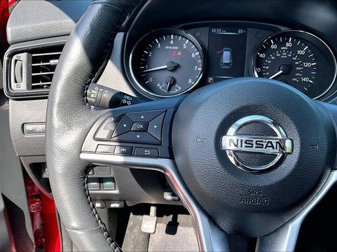 Used 2017 Nissan Rogue SL AWD/4WD image 10