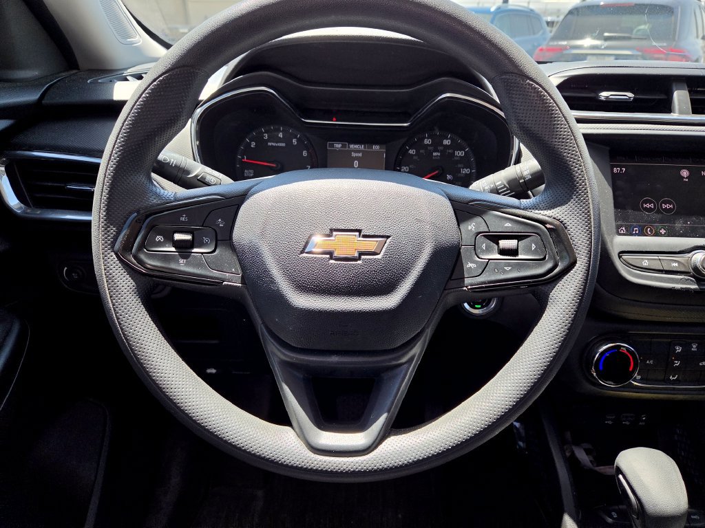 Used 2023 Chevrolet TrailBlazer LT w/ LPO, Blackout Package AWD/4WD image 16