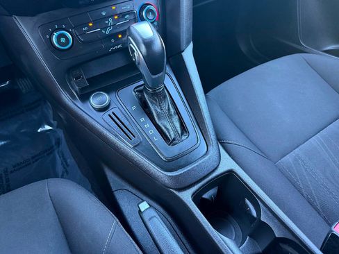 Used 2016 Ford Focus SE FWD image 7