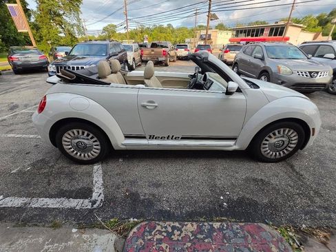 Used 2014 Volkswagen Beetle 2.5 FWD image 6