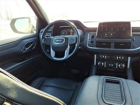 Used 2024 GMC Yukon SLT image 11