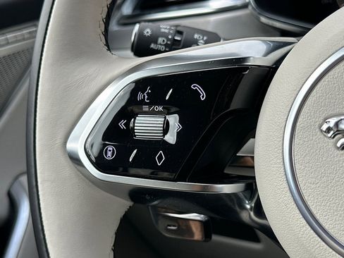 Used 2025 Jaguar F-PACE R-Dynamic S image 28