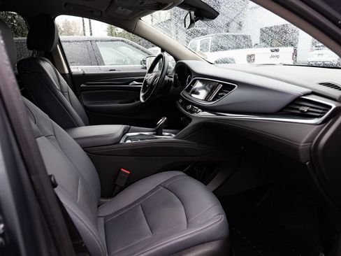 Used 2020 Buick Enclave Premium w/ Sun and Sites Package AWD/4WD image 27