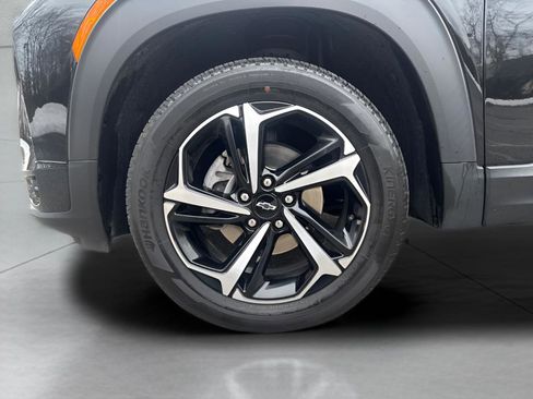 Used 2023 Chevrolet TrailBlazer RS w/ Sun and Liftgate Package image 5