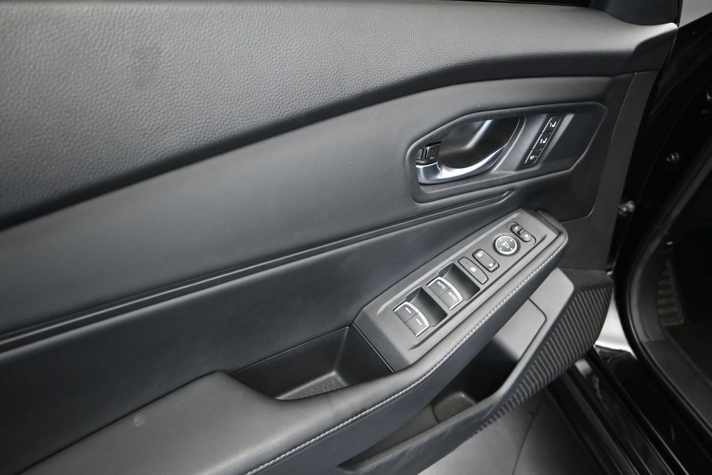 Used 2025 Honda Accord Sport image 11