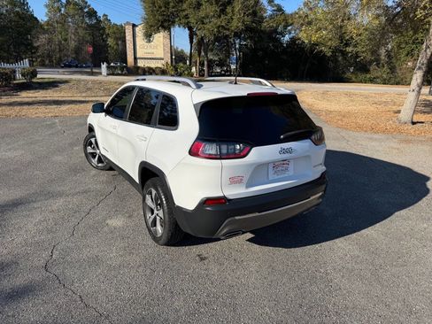 Used 2019 Jeep Cherokee Limited image 4