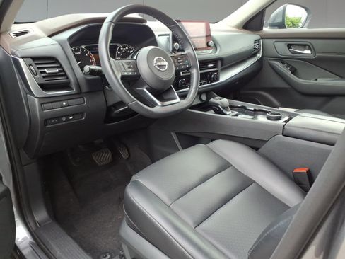 Used 2023 Nissan Rogue SV w/ SV Premium B Package AWD/4WD image 14