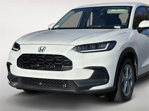 Used 2023 Honda HR-V LX image 6