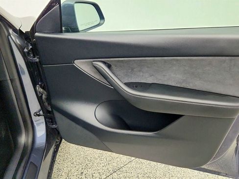 Used 2022 Tesla Model Y Performance AWD/4WD image 29