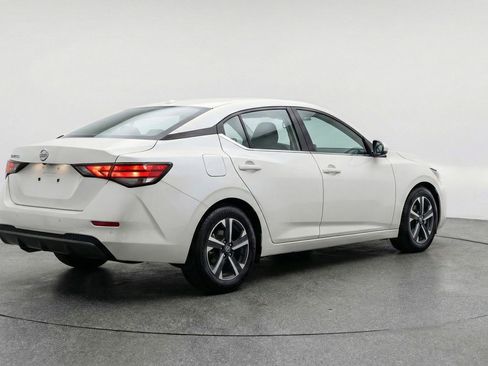 Used 2025 Nissan Sentra SV FWD image 9