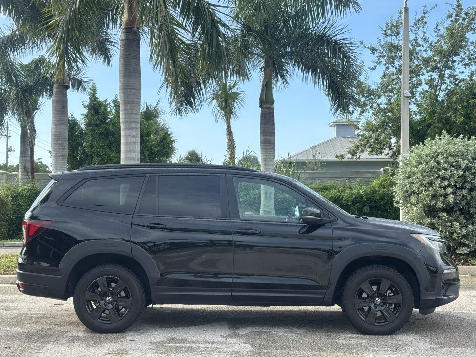 Used 2022 Honda Pilot TrailSport image 5