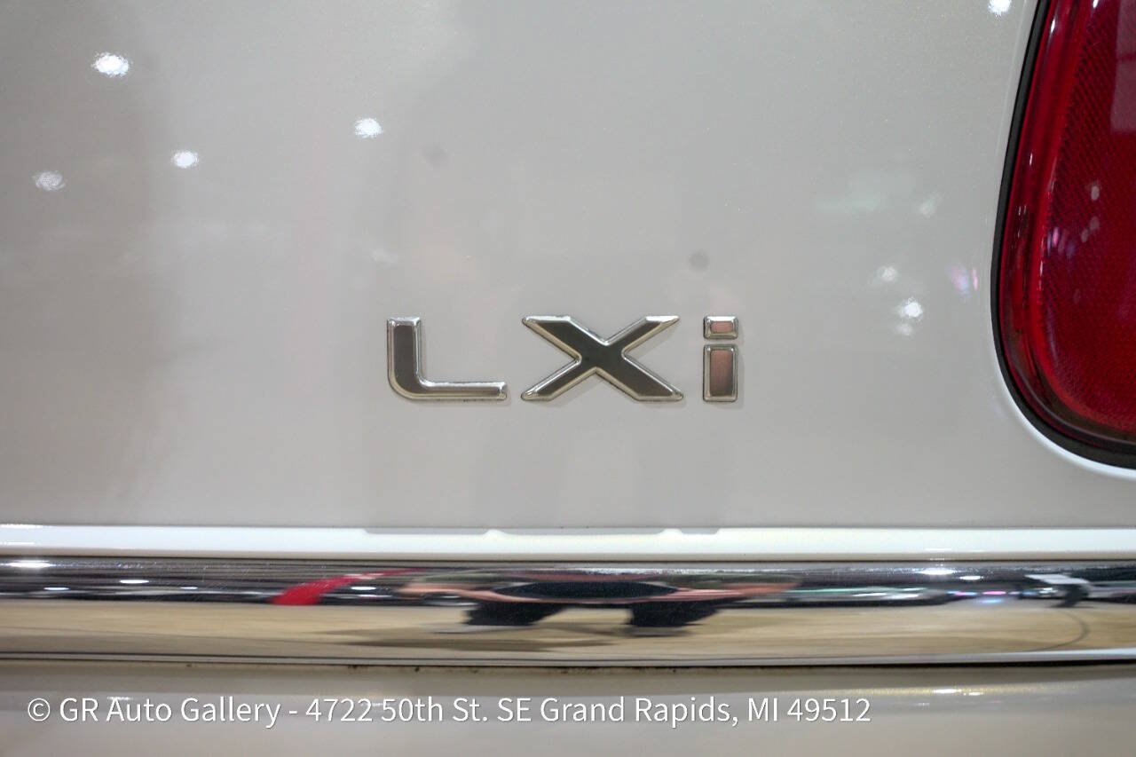 Used 1997 Chrysler Town & Country LXi FWD image 22