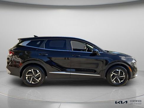 Certified 2025 Kia Sportage LX image 4