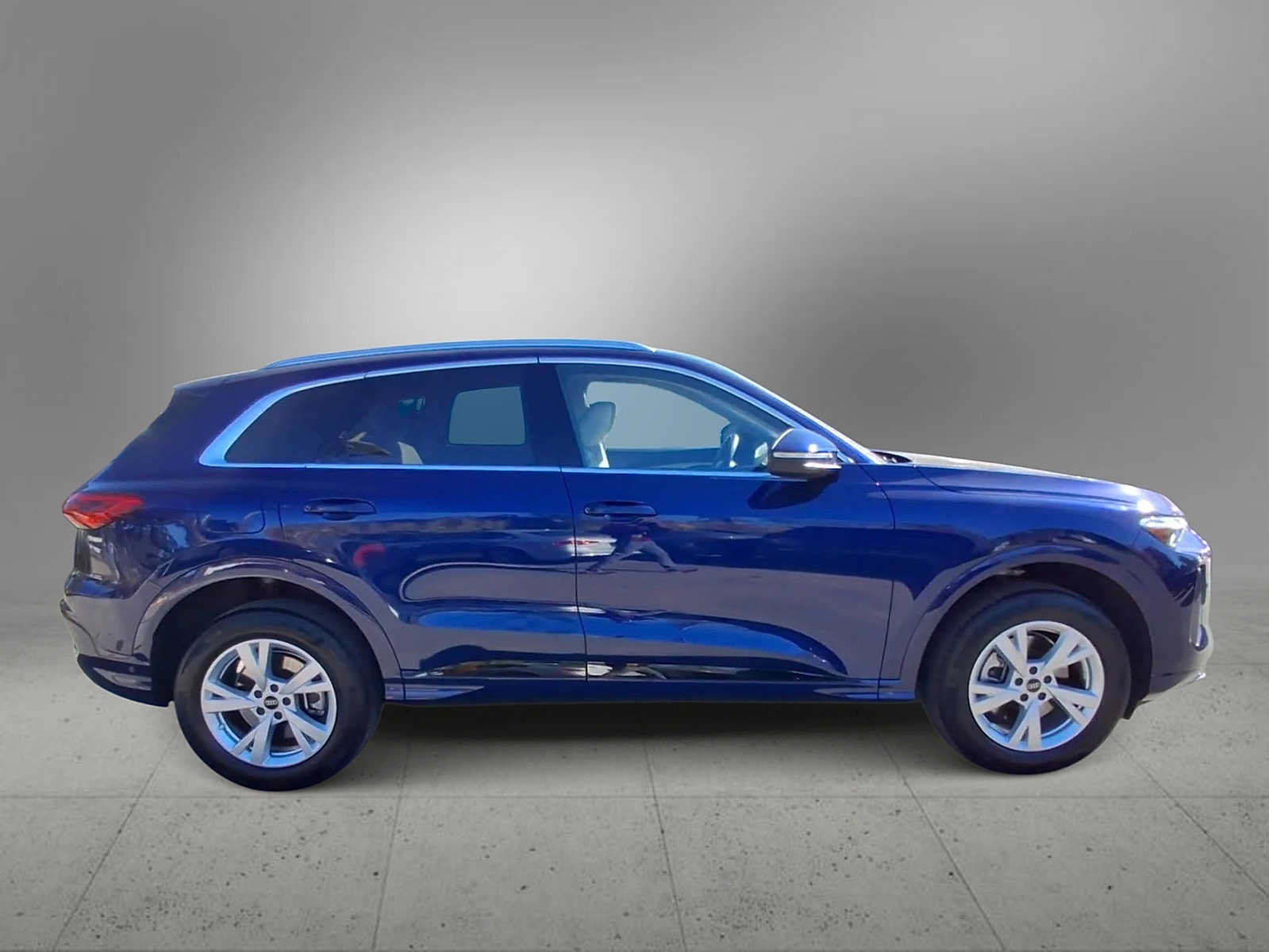 Used 2025 Audi Q5 Premium AWD/4WD image 9