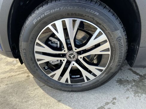 Certified 2024 Mercedes-Benz GLB 250 4MATIC image 13