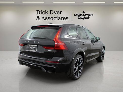 New 2025 Volvo XC60 B5 Ultra w/ Protection Package Premier image 8