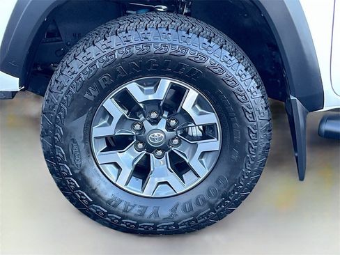 Used 2023 Toyota Tacoma TRD Off-Road image 29
