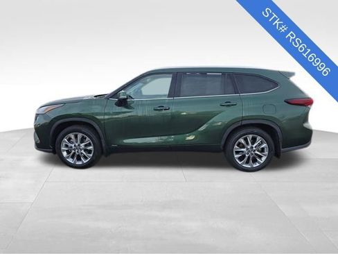 Used 2024 Toyota Highlander Limited image 4