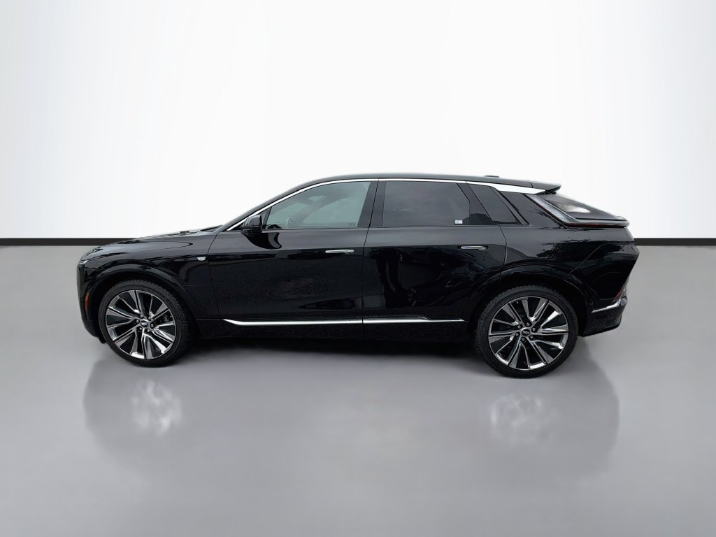 Used 2026 Cadillac Lyriq Signature Luxury w/ LPO, Premium Carpet Package AWD/4WD image 8