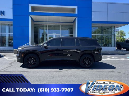 Used 2024 Chevrolet Traverse RS w/ LPO, Floor Liner Package AWD/4WD image 1