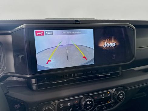 Used 2025 Jeep Wrangler Unlimited Sahara AWD/4WD image 14