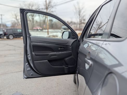 Used 2024 Mitsubishi Outlander Sport ES image 24