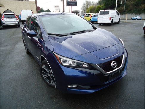 Used 2018 Nissan Leaf SV w/ SV Technology Package image 4