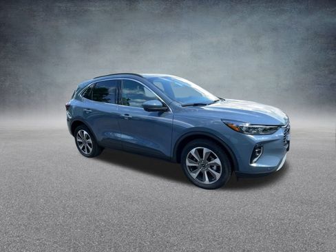 Used 2023 Ford Escape Platinum w/ Premium Technology Package image 29