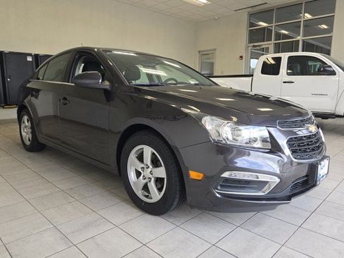 Used 2015 Chevrolet Cruze LT FWD image 3