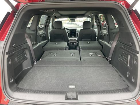 Used 2025 GMC Acadia AT4 w/ Luxury Package image 36