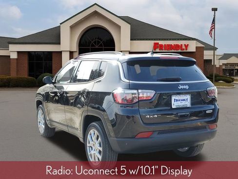 Used 2022 Jeep Compass Latitude image 3