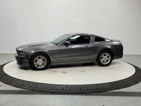 Used 2014 Ford Mustang Coupe RWD image 5