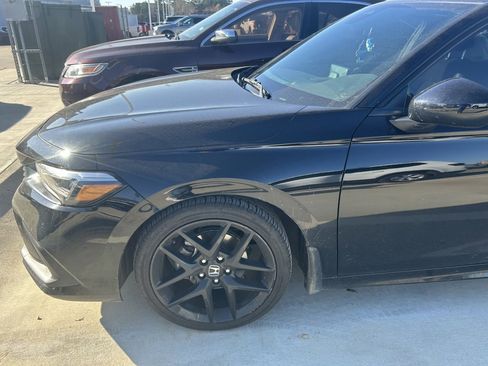 Used 2022 Honda Civic Sport image 2