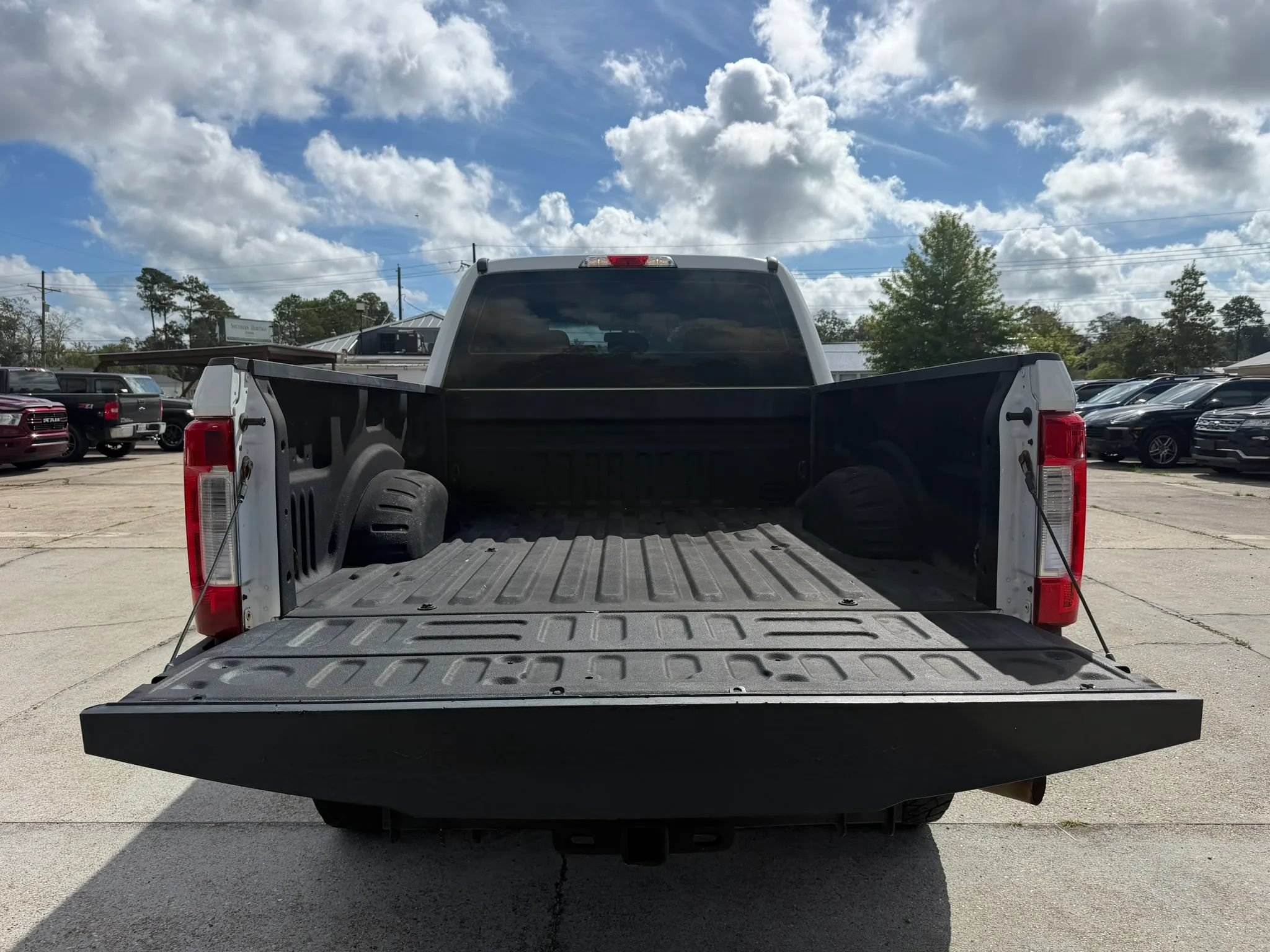 Used 2019 Ford F250 XL w/ Power Equipment Group AWD/4WD image 5