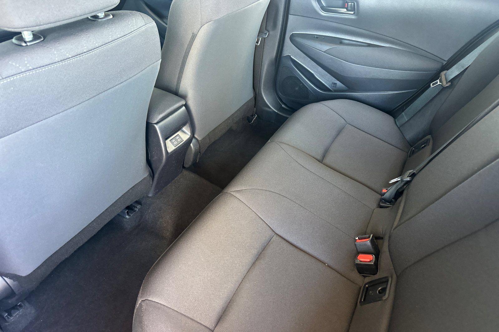 Certified 2025 Toyota Corolla LE FWD image 15
